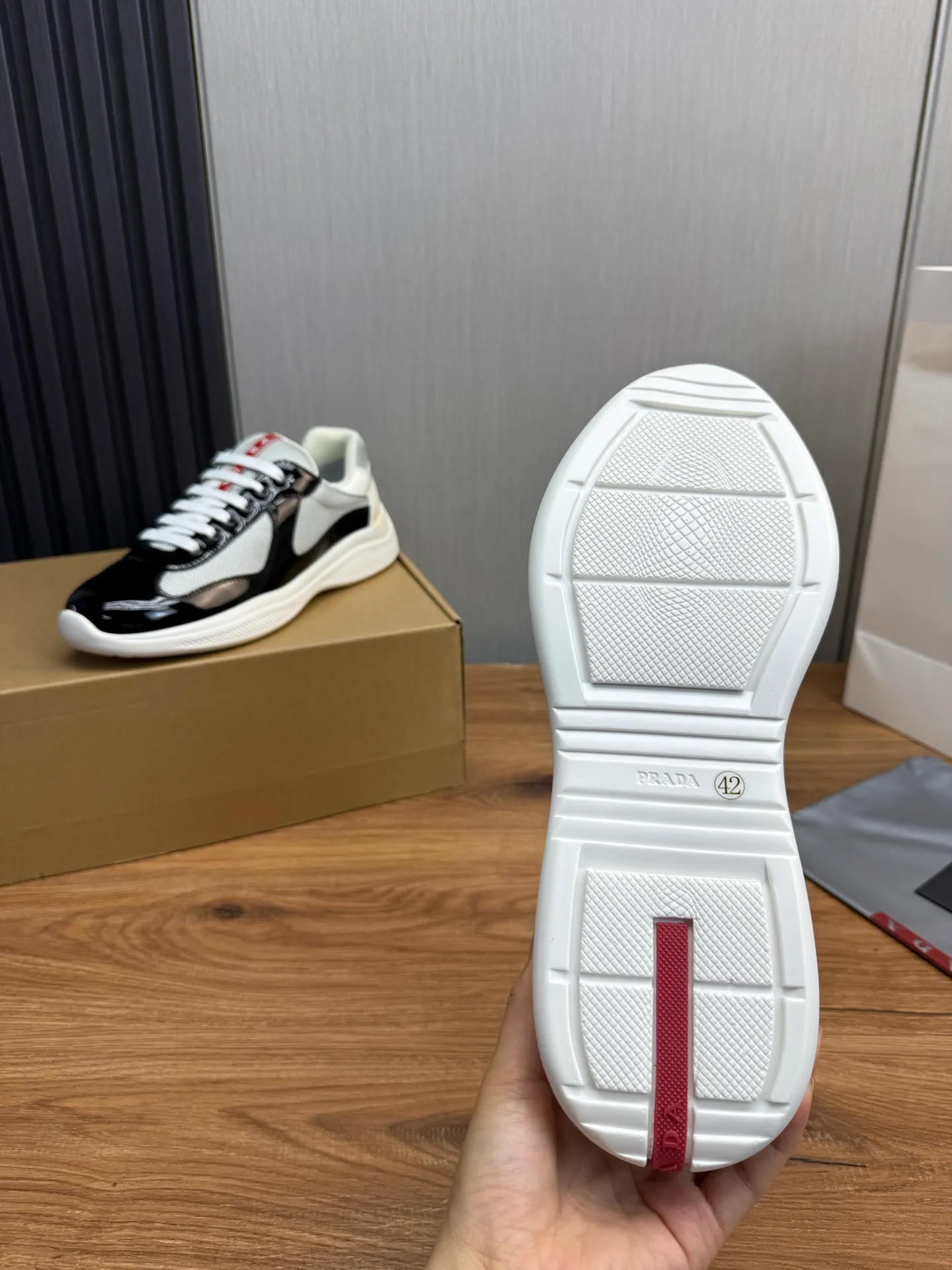 Men's shoes 640💰 [PRADA] Hot selling items🔥Must be recommended every day~~ Official website synchronized, 1:1 high quality shipments✔️ Imported cowhide fabric, rubber material + cowhide lining, original bottom, high-end airplane box packaging🎁 38-45 (38.45 custom-made, non-returnable)